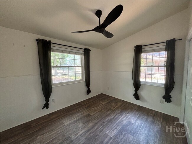 Building Photo - 12434 Largo Dr