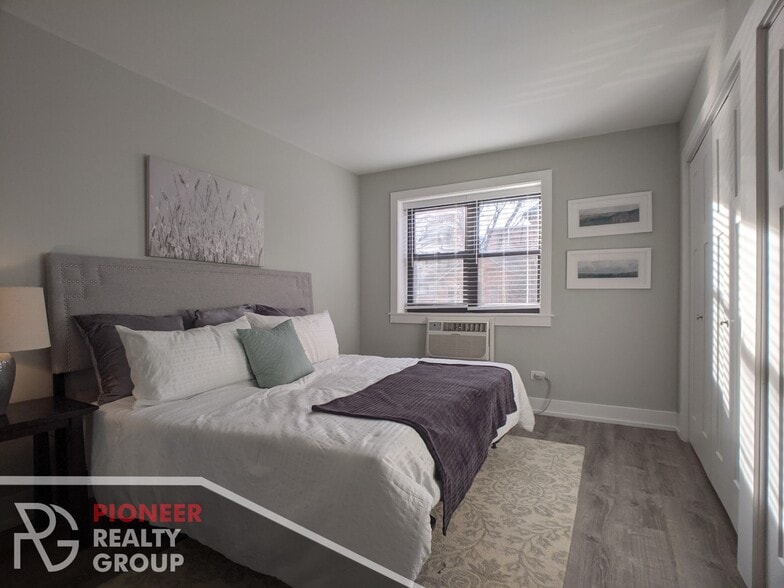 Building Photo - 511 W Barry Ave