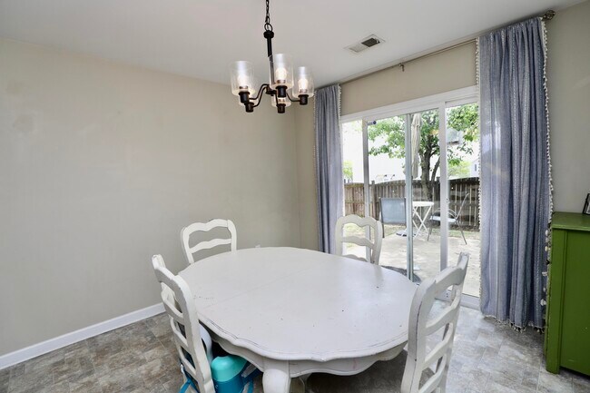 Building Photo - 1116 Waverly Pl Dr