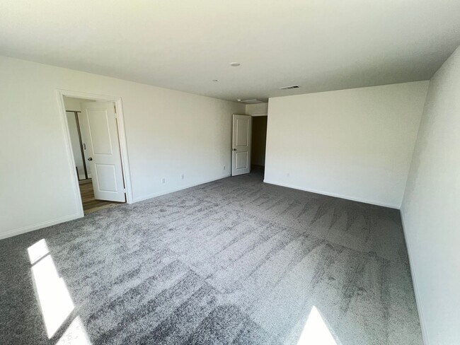 Building Photo - 21469 Thomas Ct