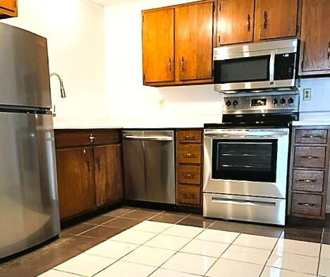 Building Photo - 707 Skyline Ridge Dr