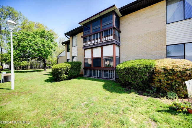 Building Photo - 59 Amberly Dr