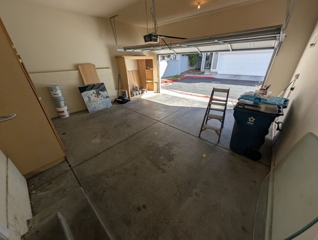 Building Photo - 205 Heiple Ct