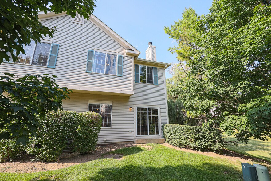Building Photo - 607 Fox Ridge Dr