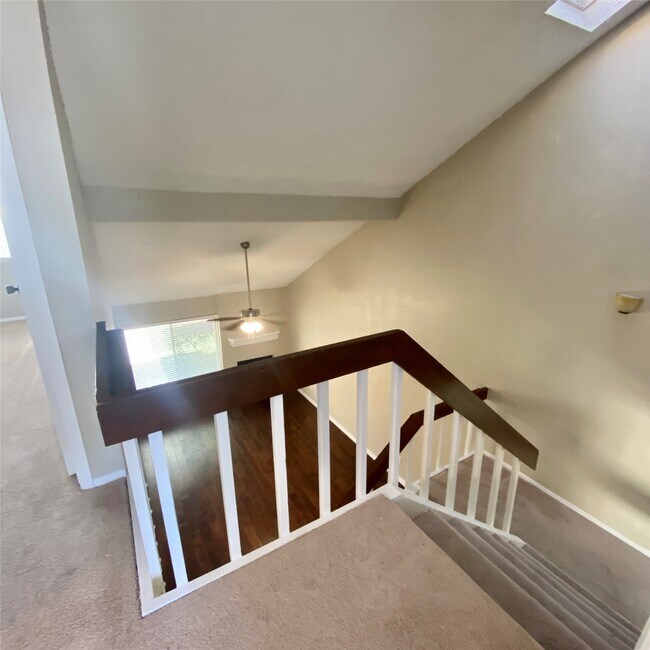 Building Photo - 11643 Southlake Dr
