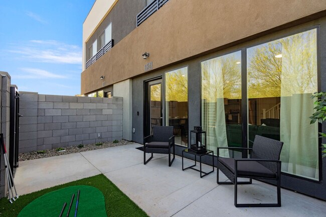 Building Photo - 16485 N Stadium Way