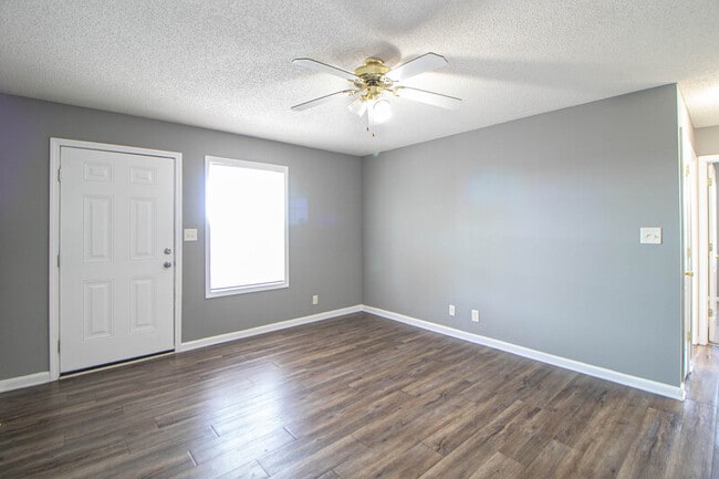 Building Photo - 145 Darlene Dr