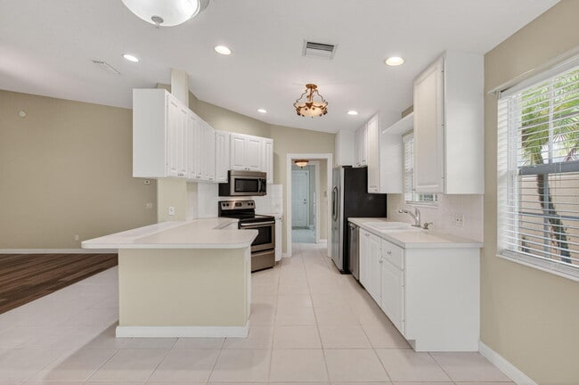 Building Photo - 8148 Montserrat Pl