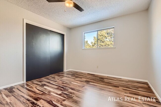 Building Photo - 330 E Rockrimmon Blvd