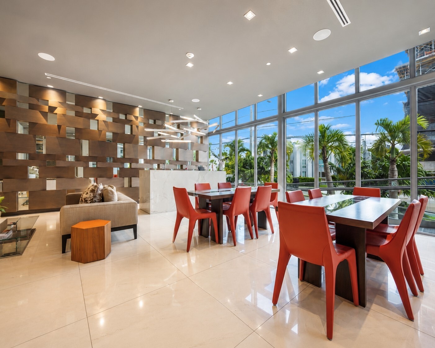 Building Photo - 9940 W Bay Harbor Dr