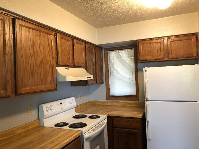 Building Photo - 2620 Westwinds Dr