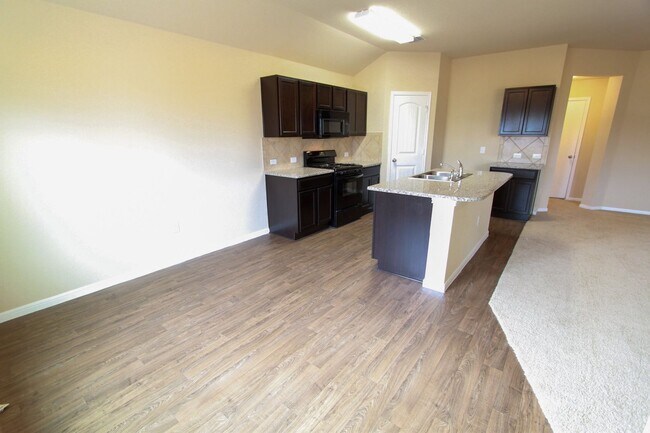 Building Photo - Charming 3-bedroom, 2-bath home in Briarcreek