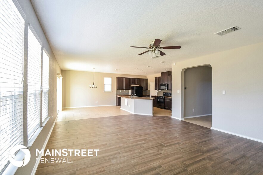 Building Photo - 7906 Horse Hollow