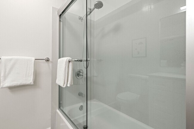 Building Photo - 5319 Ridgeview Cir