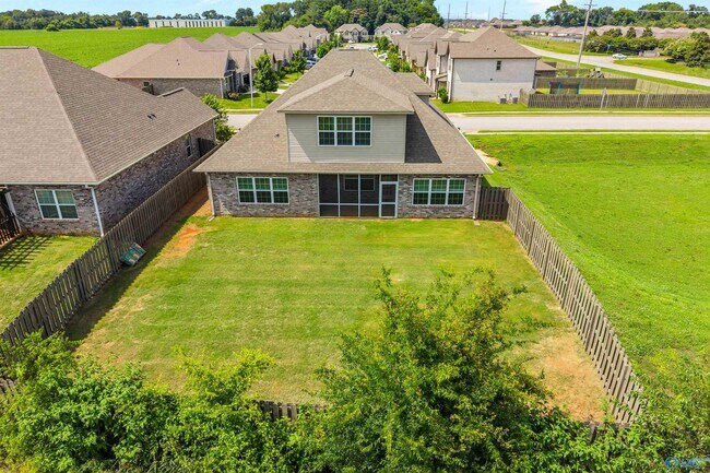 Building Photo - 104 Erskin Parcus Dr