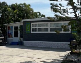 Building Photo - 2591 Cay Cove