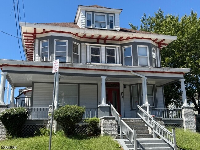 Primary Photo - 37 Oakland Terrace