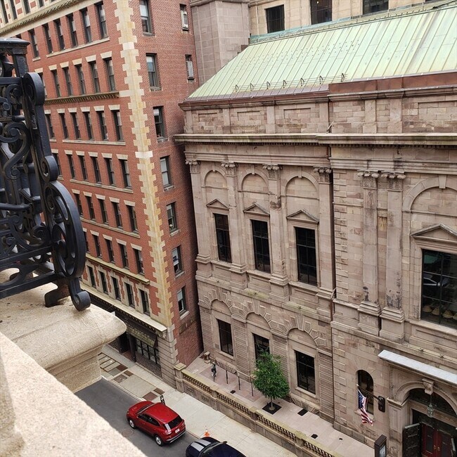 Building Photo - 21 Beacon St
