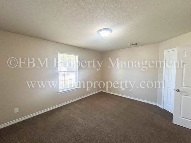 Building Photo - 616 Biloxi Dr