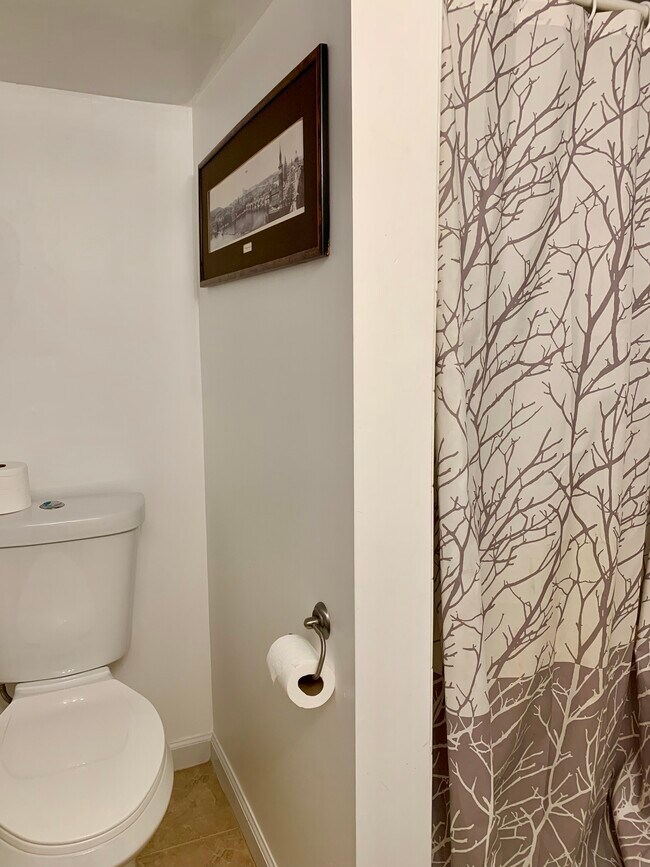 Building Photo - 1612 3rd St NW