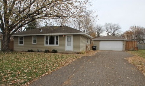 Building Photo - Very Nice 3BD/2BA Home In Coon Rapids!!!