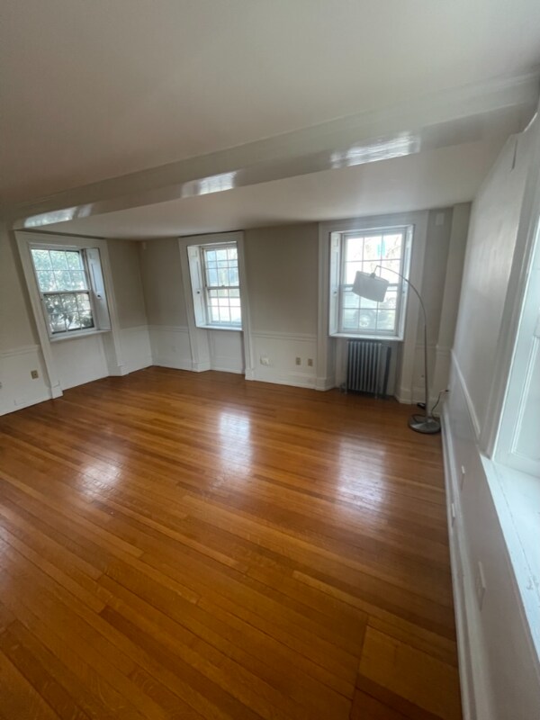 Building Photo - 395 Essex St