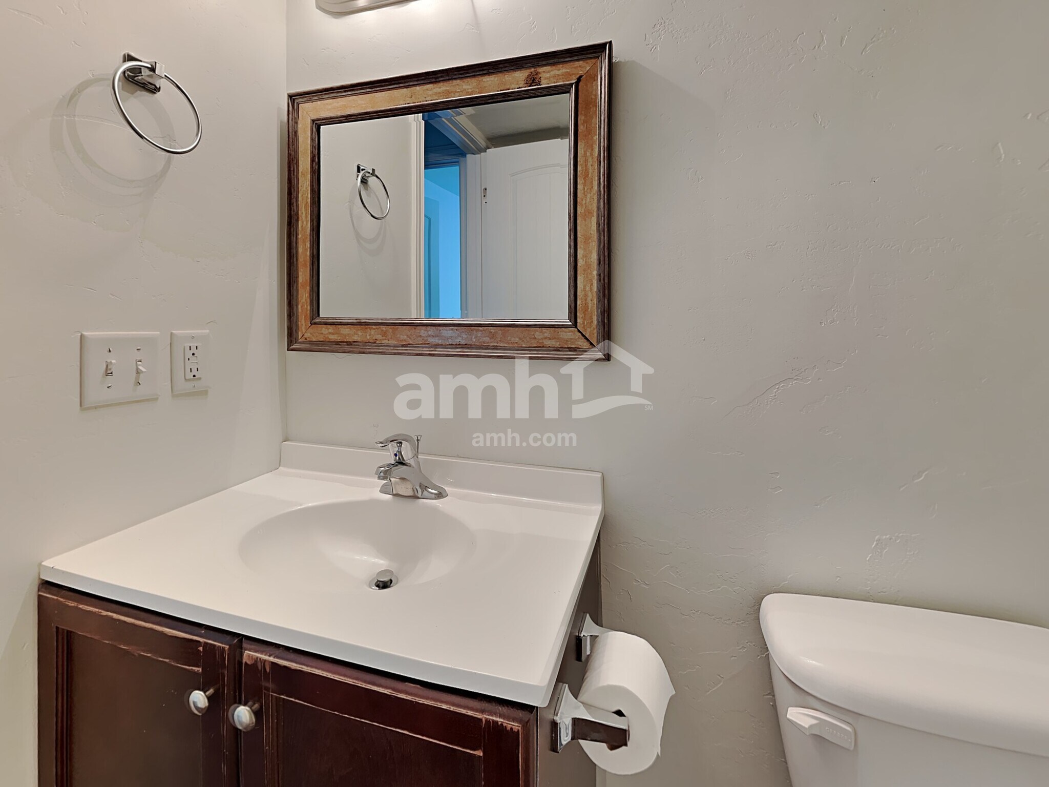 Building Photo - 3672 Nairn Dr