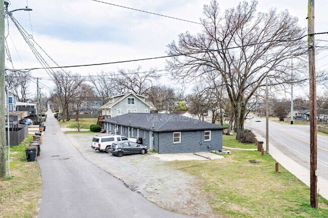 Building Photo - 922 Morrow Rd