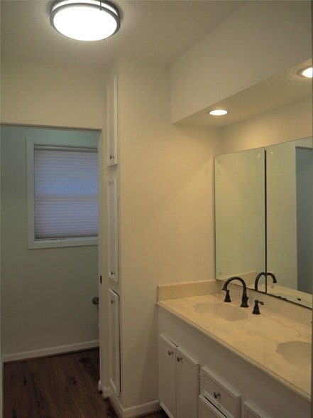 Building Photo - 10319 Raritan Dr