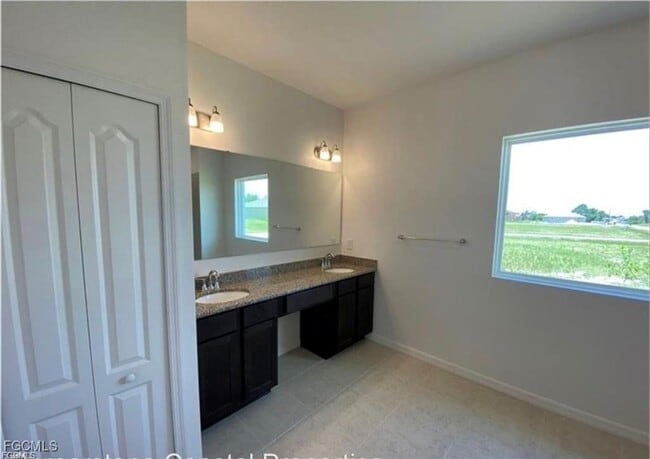 Building Photo - 2032 NW 32nd Ct