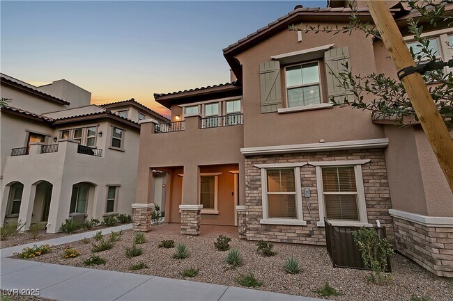 Building Photo - 41 Lomita Heights Dr