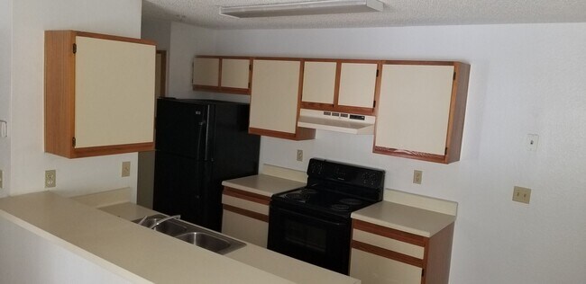 Building Photo - Landing - 974-303