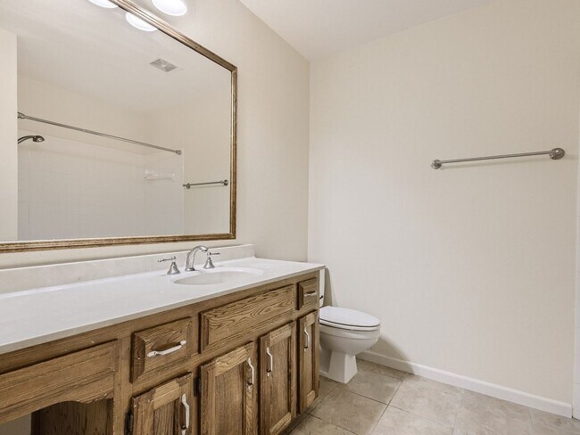 Building Photo - Northwest Hills 2/2 with Study, Large Gara...