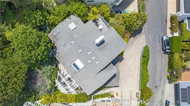 Building Photo - 546 Temple Hills Dr
