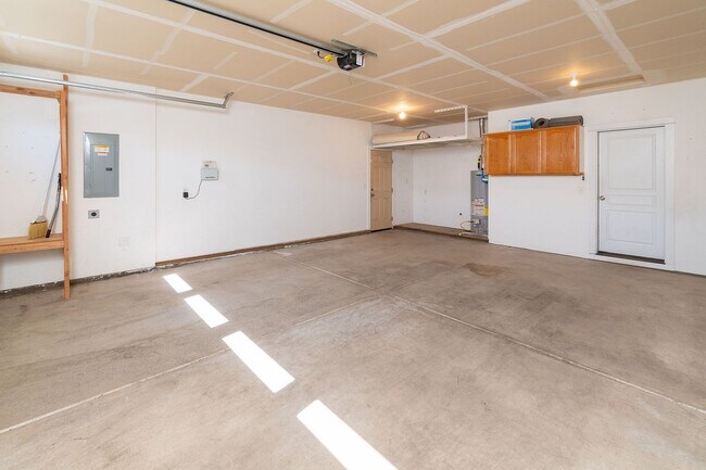 Building Photo - Spacious single level Orchard floorplan with 4th bedroom/den option home featuring SOLAR - Great ...