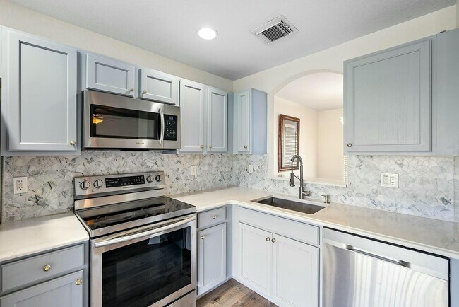 Building Photo - 6606 Sandy Bank Terrace