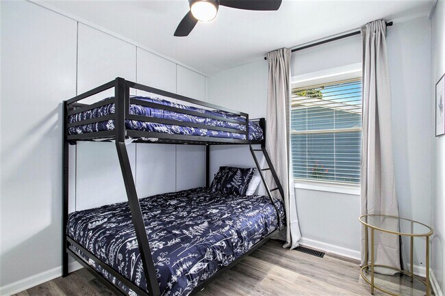 Building Photo - 1160 Helman Drive - Comfortable 3 Bed, 1.5 Bath Home in McKinley Terrace