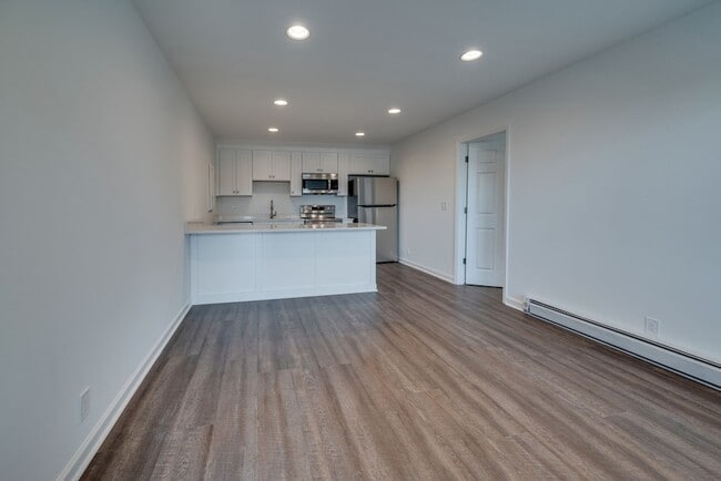 Building Photo - 2601 Hillsboro Pike