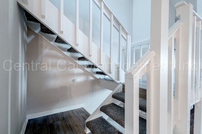 Building Photo - 2 Bedroom/2 Bath Condo with Garage  - $189...