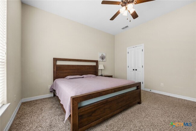 Building Photo - 109 Raven Dr