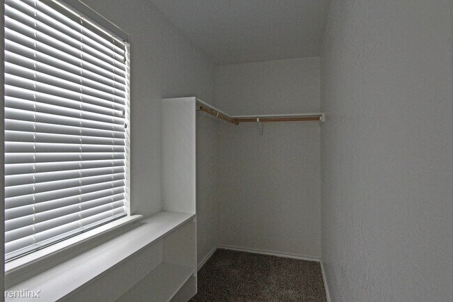 Building Photo - 3 br, 2.5 bath House - 1115 Madison