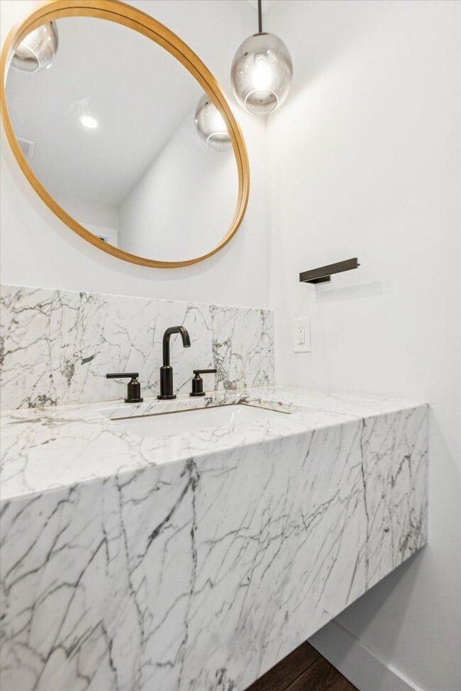 Building Photo - Stunning Renovated 5-Bedroom Exton Home – 6-Month Lease, Gourmet Kitchen & Walkout Basement