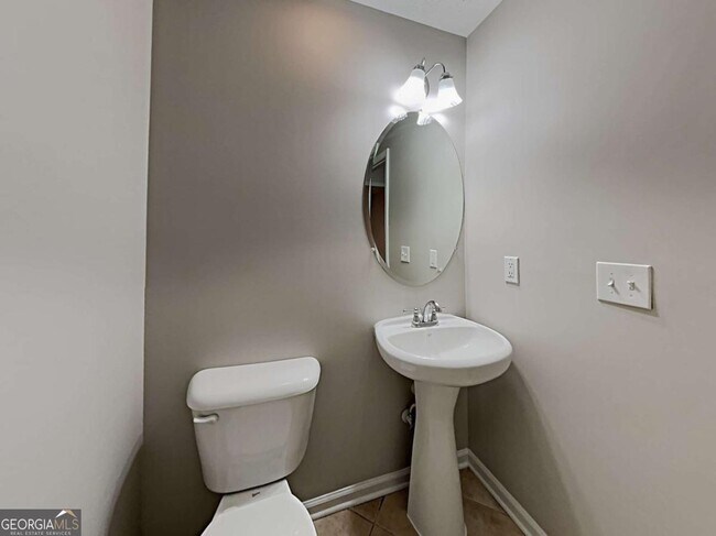 Building Photo - 227 Weatherstone Dr