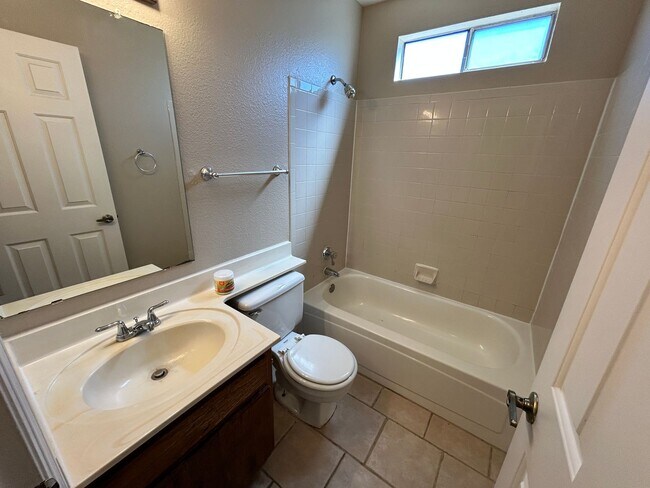 Building Photo - *NEW* Paint *NEW* Flooring *NO* HOA Glenda...