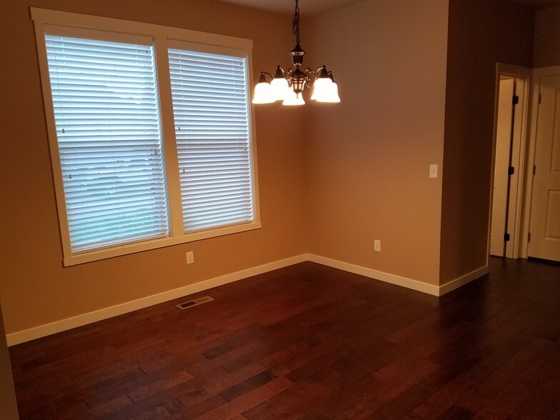 Building Photo - 3532 Hepburn St NE