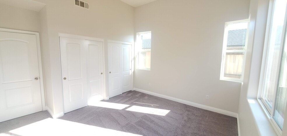 Building Photo - 1614 W 146th St