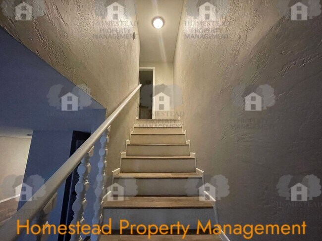 Building Photo - 661