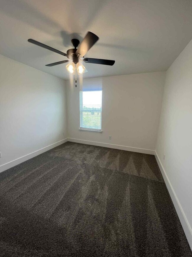 Building Photo - BEAUTIFUL LUXRY NEW BUILD: 5 BEDROOM / 3.5...