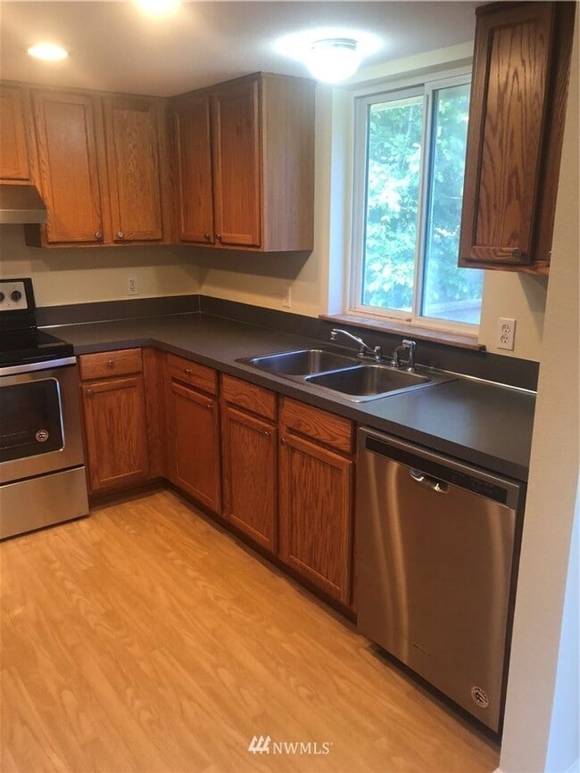 Building Photo - Charming 3 Bedroom Home in Great Tenino Lo...