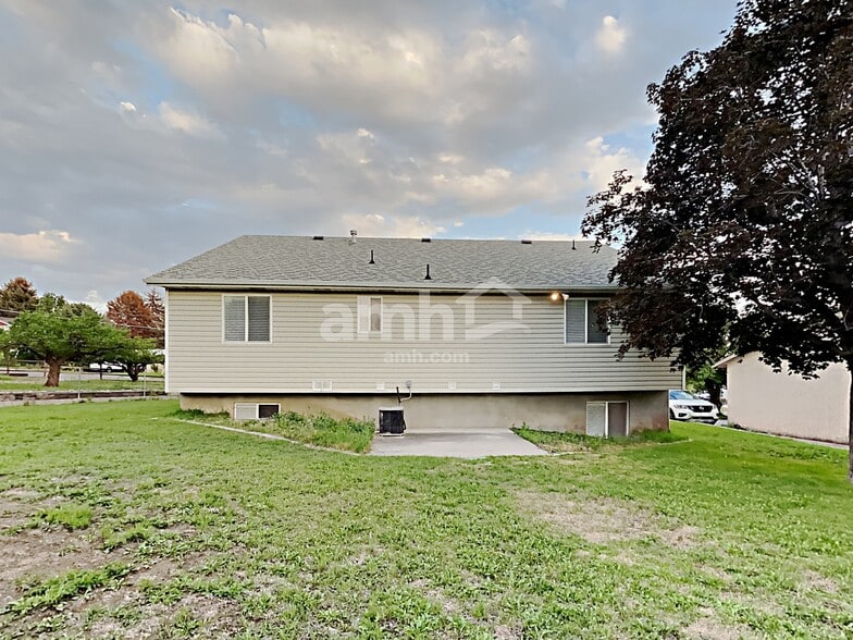 Building Photo - 845 Grove Creek Dr